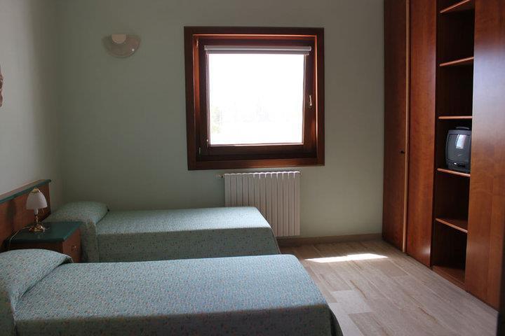 Casa Per Ferie Benedetto XIII Ξενοδοχείο Γκραβίνα Δωμάτιο φωτογραφία