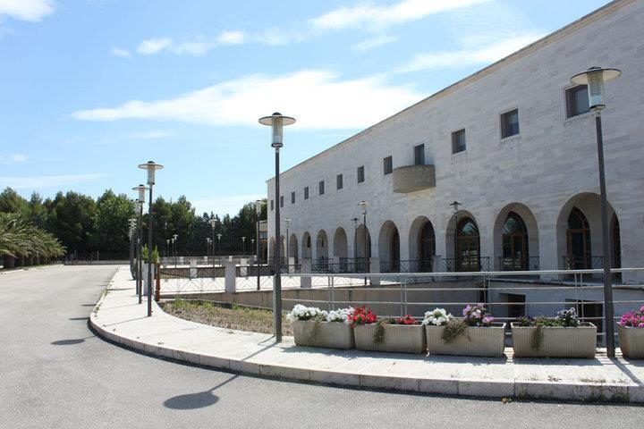 Casa Per Ferie Benedetto XIII Ξενοδοχείο Γκραβίνα Εξωτερικό φωτογραφία
